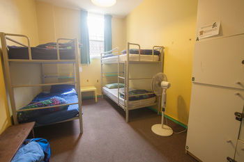 Eva's Backpackers - Accommodation Noosa 15