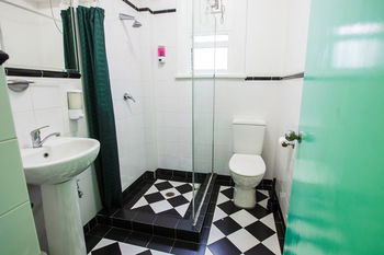 Eva's Backpackers - Accommodation Noosa 22