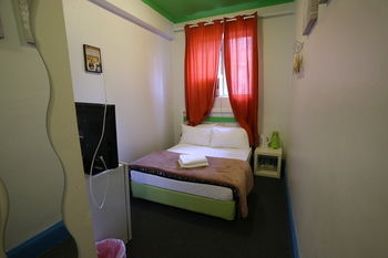 Central Perk Lodge - Accommodation Noosa 2