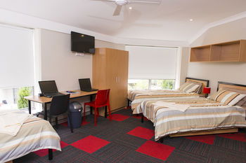 Sydney Student Living - Hostel - Accommodation Noosa 9
