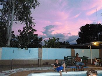 Palm Court Budget Motel Hostel/Backpackers - Accommodation Noosa 9