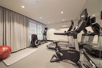 Brady Hotels - Accommodation Noosa 0
