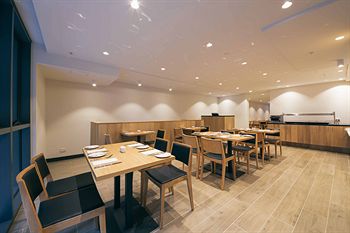 Brady Hotels - Accommodation Noosa 6