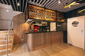 Brady Hotels - Accommodation Noosa 7