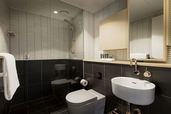 Brady Hotels - Accommodation Noosa 23