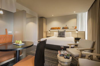 Brady Hotels - Accommodation Noosa 28