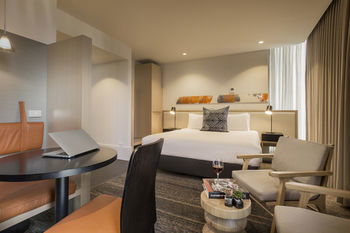 Brady Hotels - Accommodation Noosa 30
