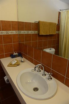 Katherine Motel - Accommodation Noosa 2