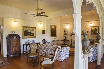 The Falls Montville - Accommodation Noosa 2
