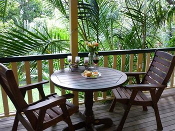 The Falls Montville - Accommodation Noosa 9