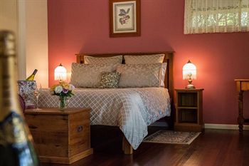 The Falls Montville - Accommodation Noosa 11