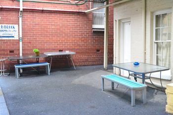 Oslo Hotel - Hostel - Accommodation Noosa 26