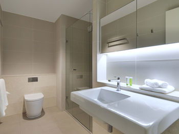 Wyndham Hotel Melbourne - Accommodation Noosa 13