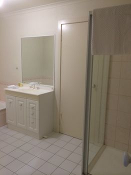 Australian Home Away Ringwood @ Bardia - Accommodation Noosa 0