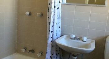 El Lago Waters Tourist Park - Accommodation Noosa 2