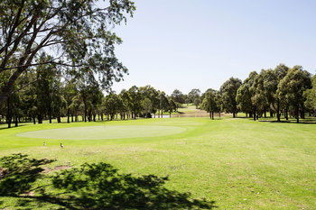 Golfview Hotel - Accommodation Noosa 1