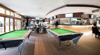 High Flyer Hotel - Accommodation Noosa 0
