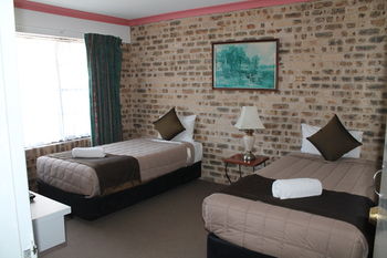 Airport Motel Sir Francis Drake - Accommodation Noosa 12