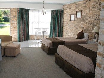 Airport Motel Sir Francis Drake - Accommodation Noosa 13