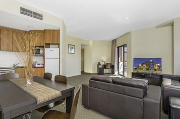 Quality Suites Boulevard On Beaumont - Accommodation Noosa 7