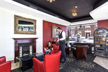 Quality Suites Boulevard On Beaumont - Accommodation Noosa 24