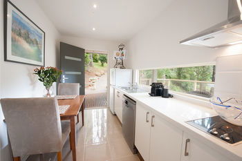Mountain Element Retreats - Accommodation Noosa 4