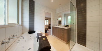 Mountain Element Retreats - Accommodation Noosa 6