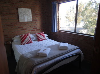 Dungowan Waterfront Apartments - Accommodation Noosa 13