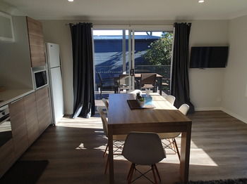 Dungowan Waterfront Apartments - Accommodation Noosa 241