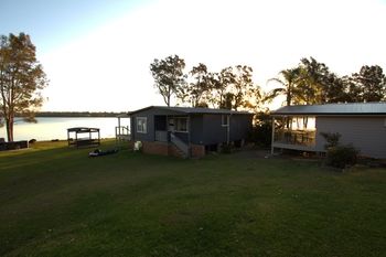 Dungowan Waterfront Apartments - Accommodation Noosa 245