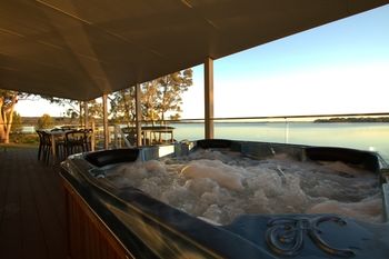Dungowan Waterfront Apartments - Accommodation Noosa 250