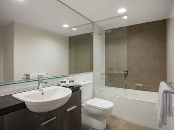 Adina Apartment Hotel Sydney Airport - Accommodation Noosa 7