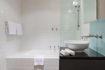 BreakFree On Collins - Accommodation Noosa 4
