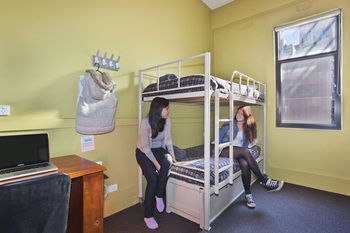 Melbourne Central YHA - Hostel - Accommodation Noosa 1