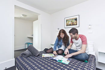 Melbourne Central YHA - Hostel - Accommodation Noosa 7