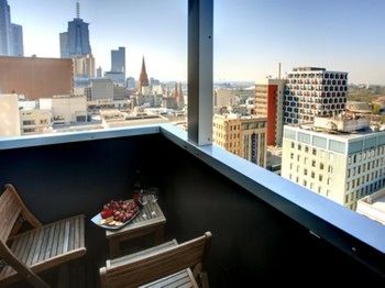 Plum Collins Street Serviced Apartments - Accommodation Noosa 4