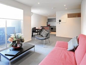 Plum Collins Street Serviced Apartments - Accommodation Noosa 6