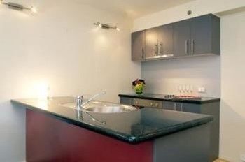 Plum Collins Street Serviced Apartments - Accommodation Noosa 18