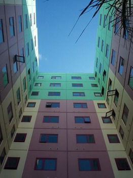 Plum Carlton Serviced Apartments - Accommodation Noosa 4