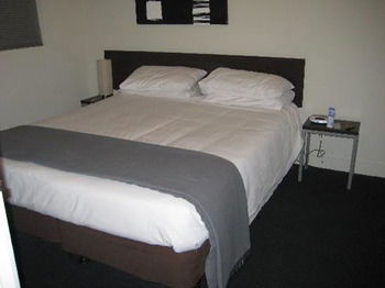 Plum Carlton Serviced Apartments - Accommodation Noosa 10