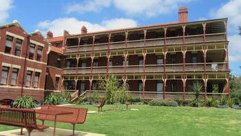 Yarra House Campus Summer Stays - Accommodation Noosa 10