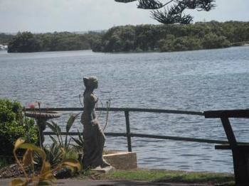 Black Swan Waterfront Motel - Accommodation Noosa 3