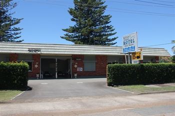 Black Swan Waterfront Motel - Accommodation Noosa 10