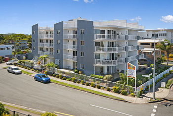 Sandy Shores Luxury Holiday Units - Accommodation Noosa 0