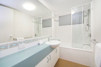 Sandy Shores Luxury Holiday Units - Accommodation Noosa 8