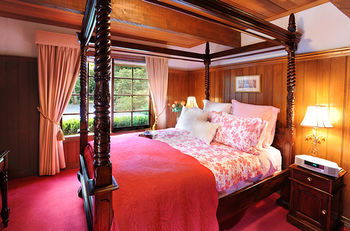 Mary Card's Coach House - Accommodation Noosa 9