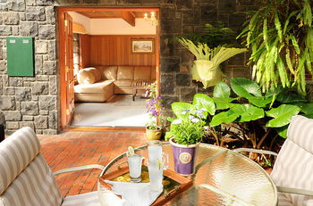 Mary Card's Coach House - Accommodation Noosa 13