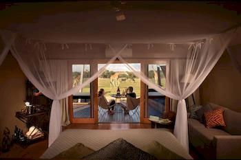 Zoofari Lodge, Taronga Western Plains Zoo - Accommodation Noosa 0