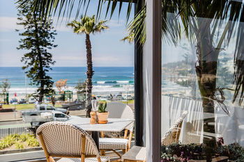 Hotel Ravesis - Accommodation Noosa 23