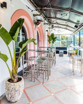 Hotel Ravesis - Accommodation Noosa 37
